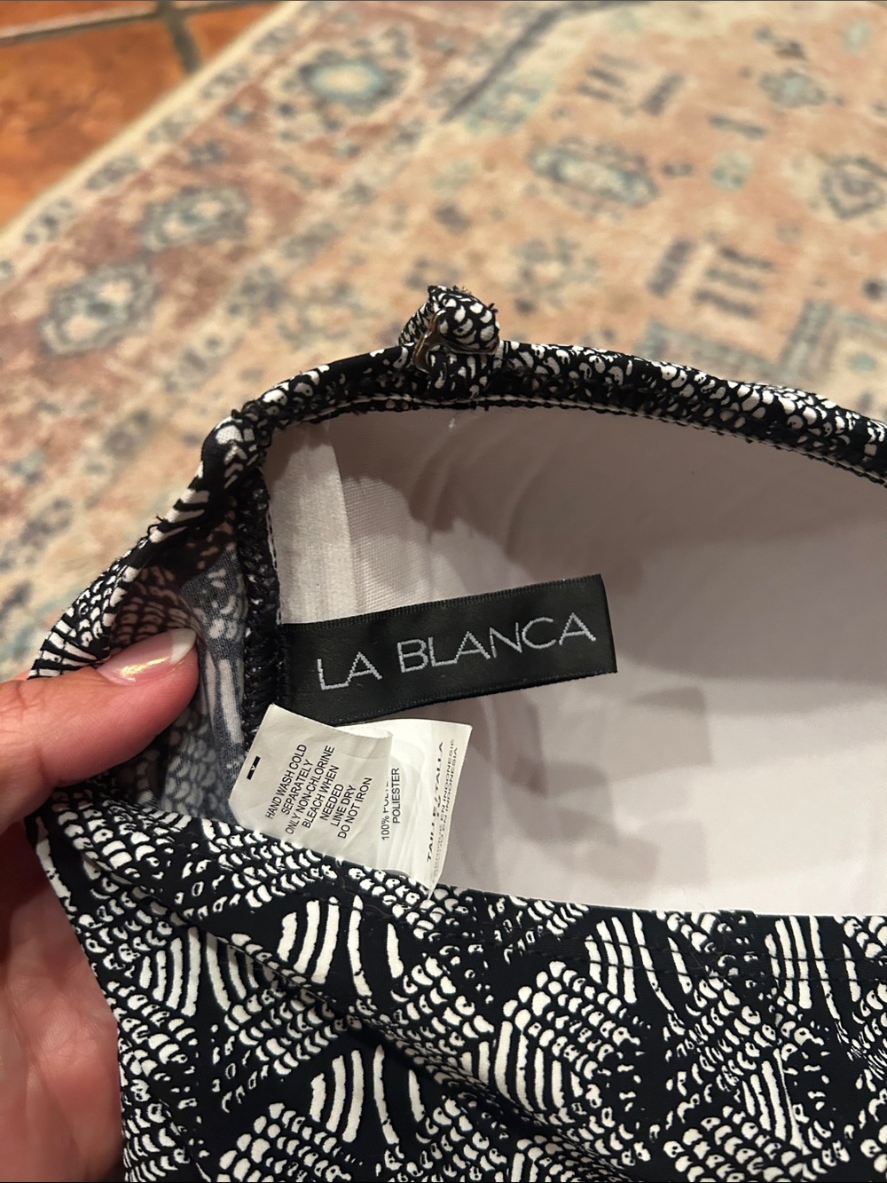La Blanca Black & White Geometric One-Piece Swimsuit - Picture 8 of 11